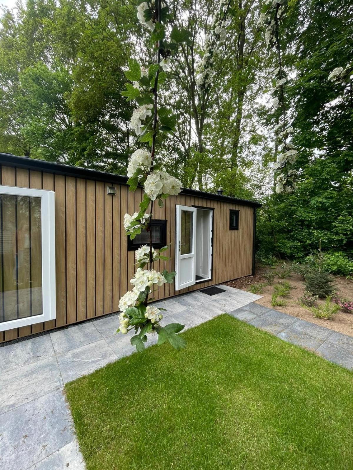 Camping De Vinkenkamp Lieren Exterior foto